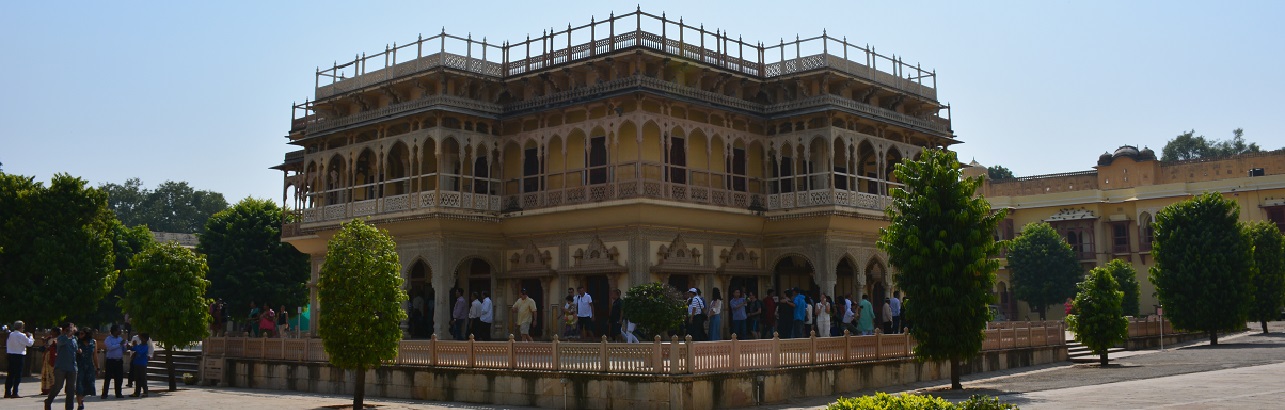 City Palace Jaipur, blog for information & photographs, Rajasthan Tourism, Pink city, Mubarak Mahal, Chandra Mahal, Jaipur City tour, Places to visit in Jaipur