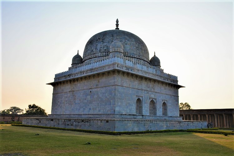 Marble Tomb of Hoshang Shah - Mandu Images - Inspiration for Taj Mahal